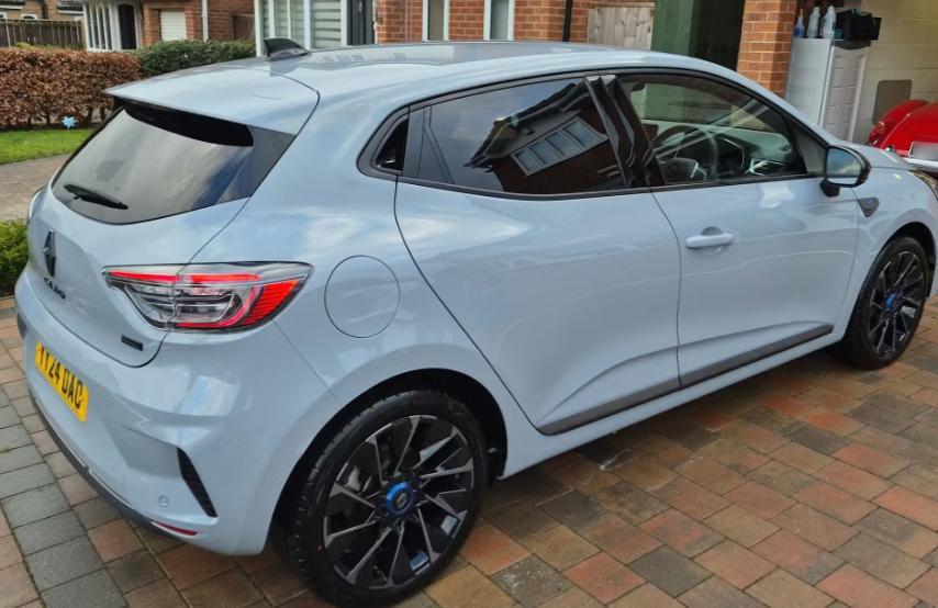 Used Renault Clio 2024 for sale - 77348519: Photo 2