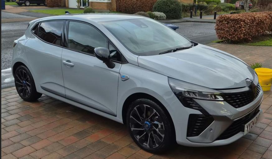 Used Renault Clio 2024 for sale - 77348519: Photo 3