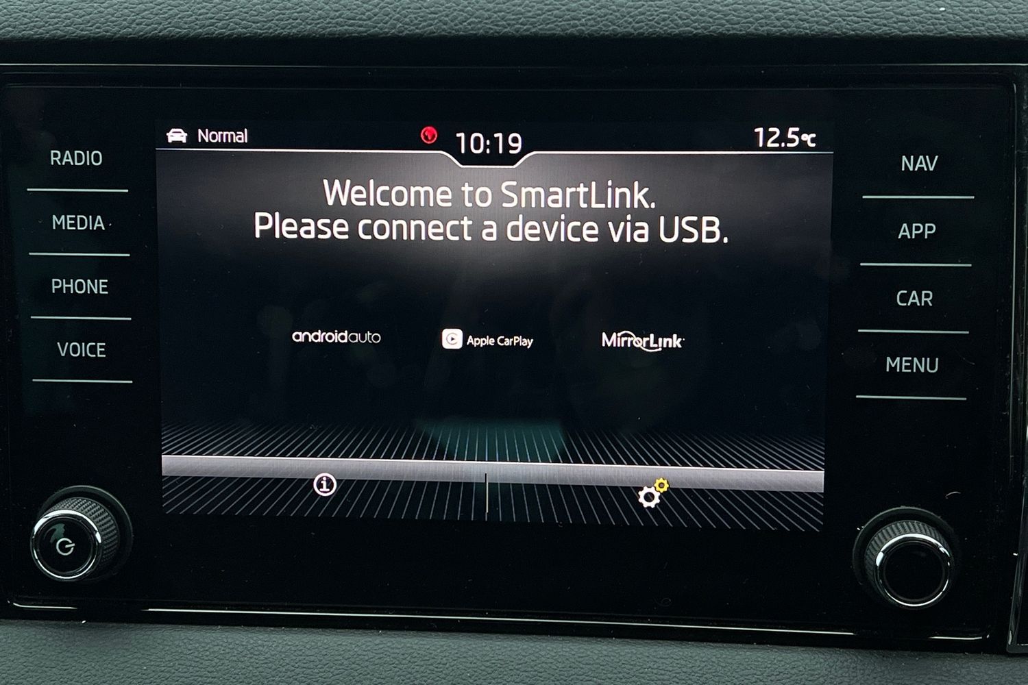 Used Skoda Karoq 2020 for sale - 76718548: Photo 10