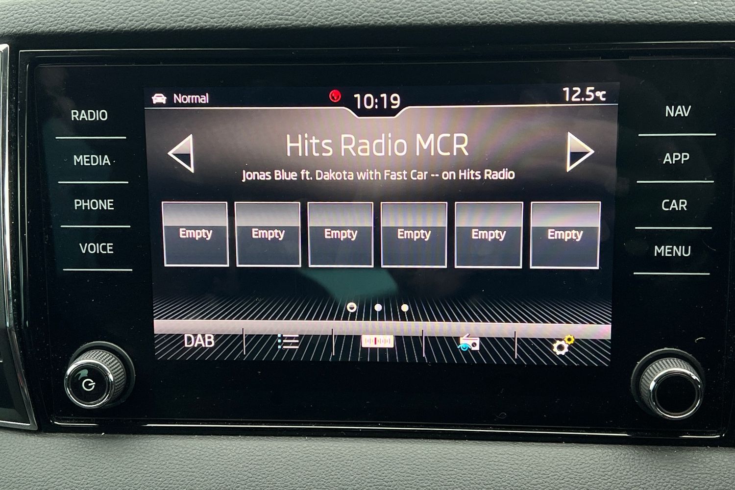 Used Skoda Karoq 2020 for sale - 76718548: Photo 6