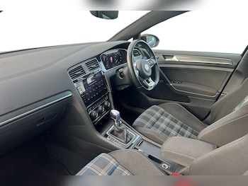 Used Volkswagen Golf 2018 for sale - 76364623: Photo