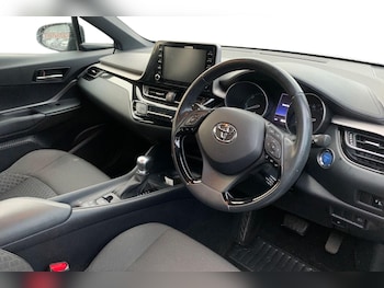 Used Toyota C-HR 2021 for sale - 76929275: Photo