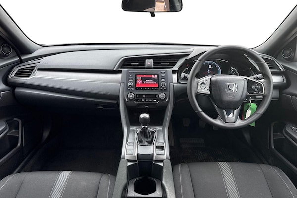 Used Honda Civic 2017 for sale - 76280842: Photo 3