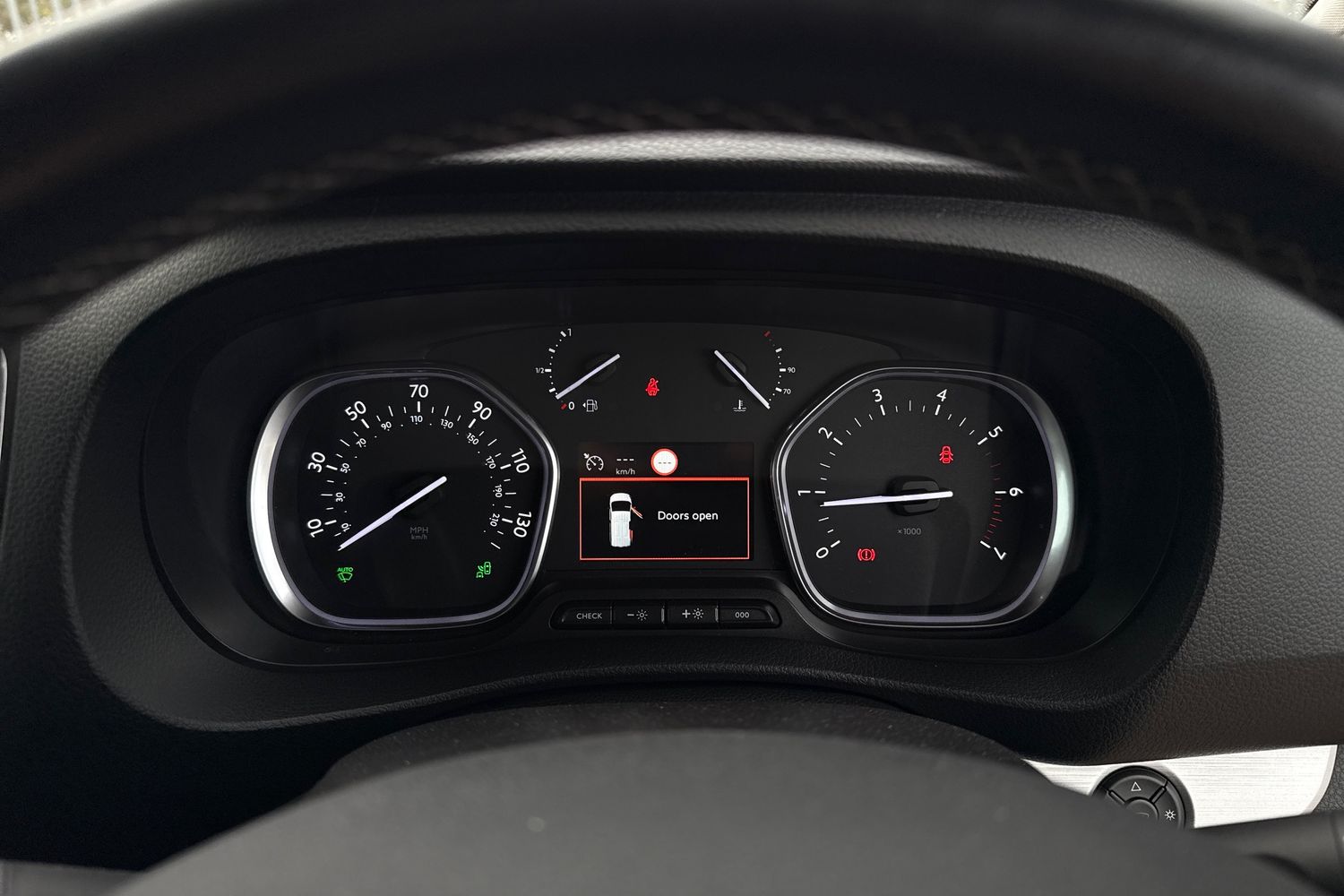 Used Peugeot Traveller 2018 for sale - 76264126: Photo 10