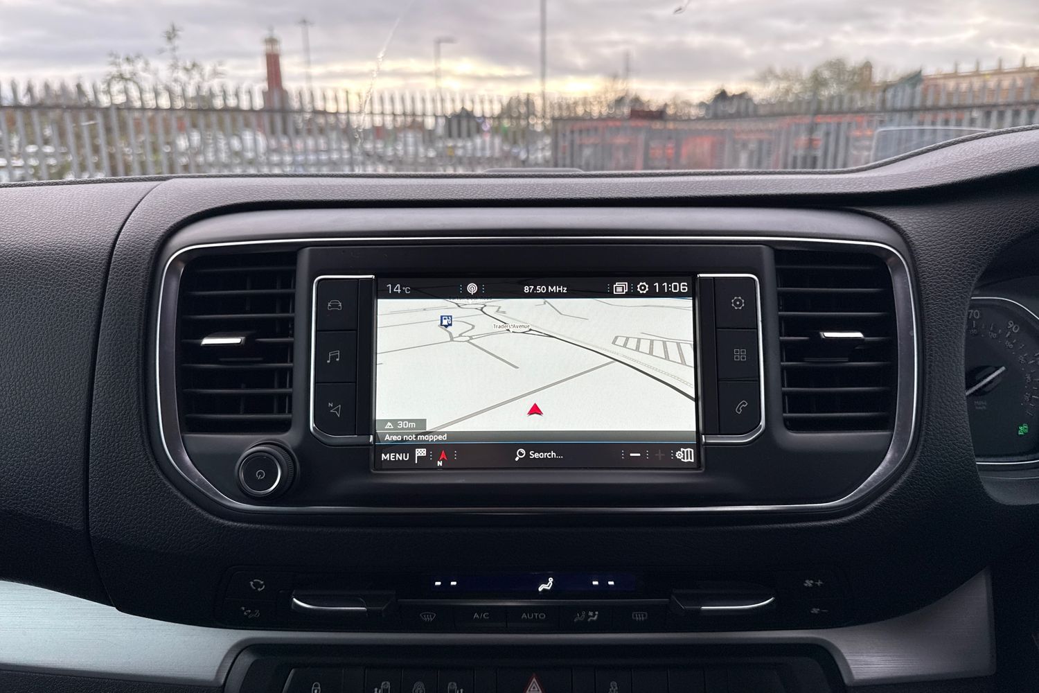 Used Peugeot Traveller 2018 for sale - 76264126: Photo 6