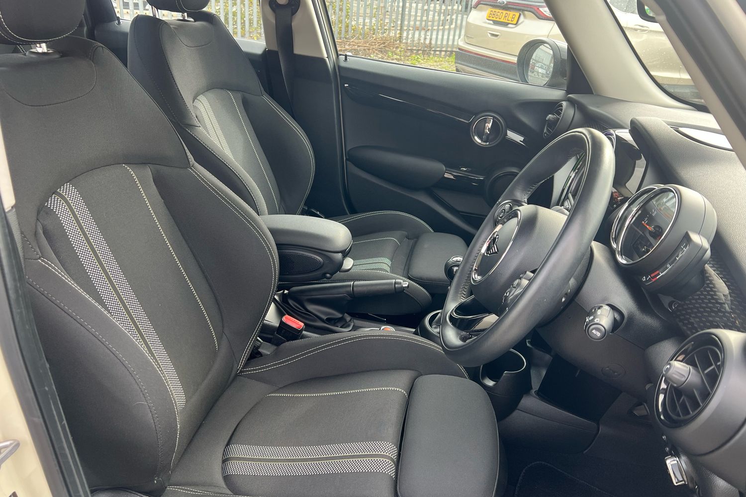 Used MINI Hatch 2020 for sale - 75925061: Photo 13