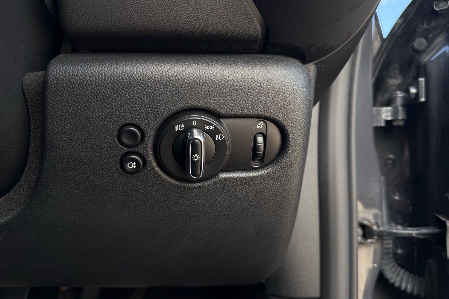 Used MINI Convertible 2018 for sale - 75825041: Photo 11