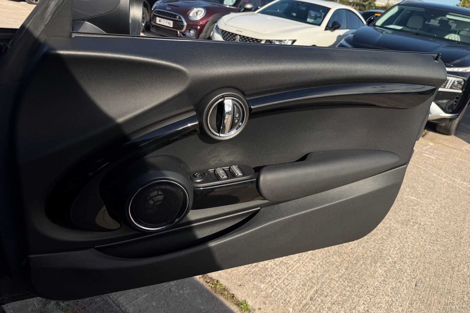 Used MINI Convertible 2018 for sale - 75825041: Photo 12
