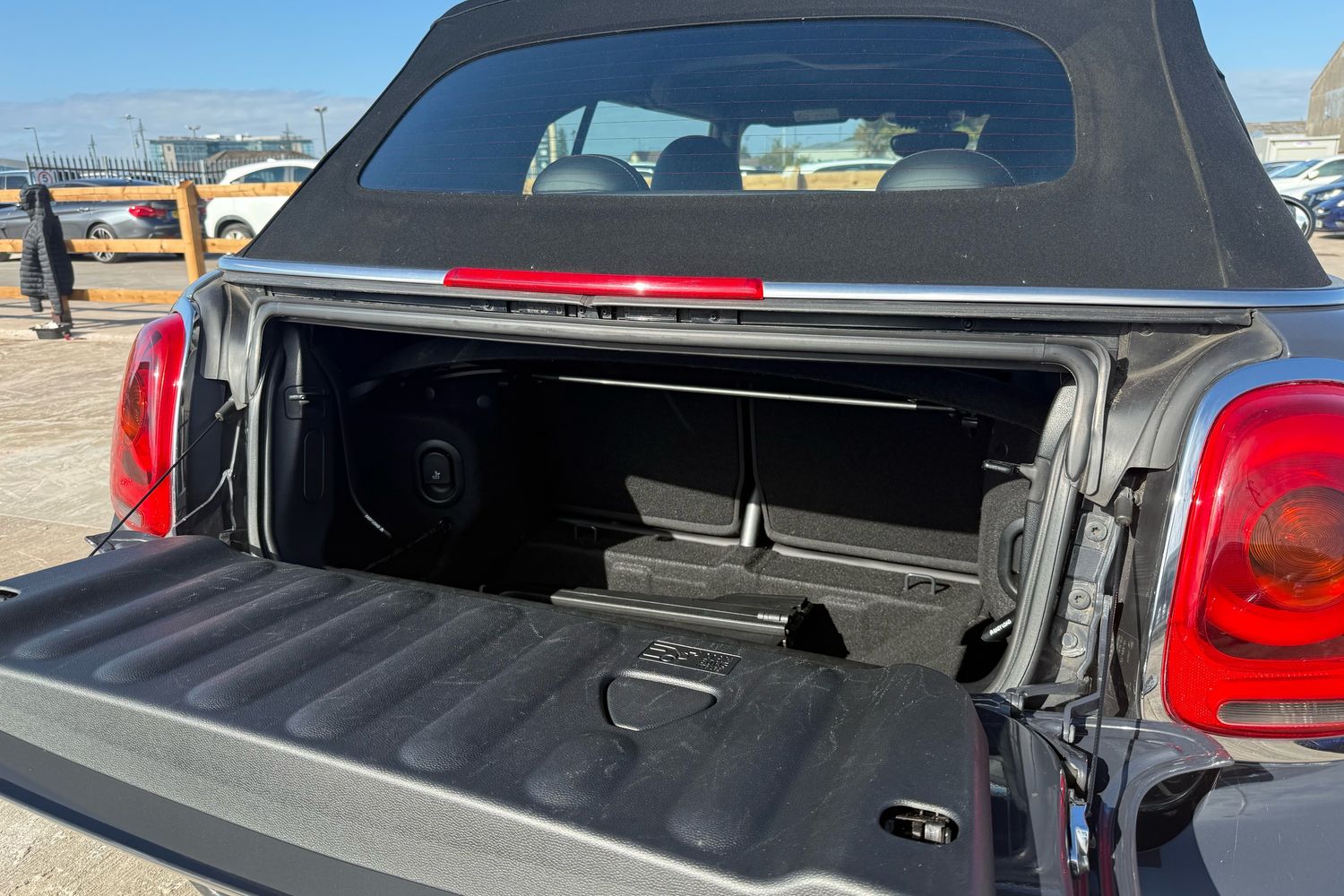 Used MINI Convertible 2018 for sale - 75825041: Photo 15