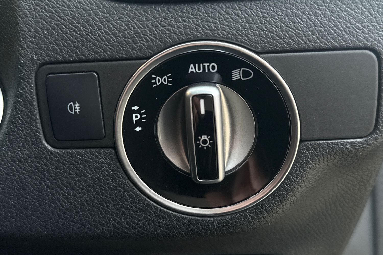 Used Mercedes-Benz GLA 2017 for sale - 76972832: Photo 18