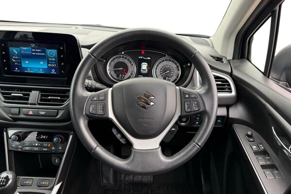 Used Suzuki SX4 S-Cross 2023 for sale - 75694316: Photo 5