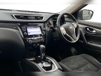 Used Nissan X-Trail 2017 for sale - 77577801: Photo