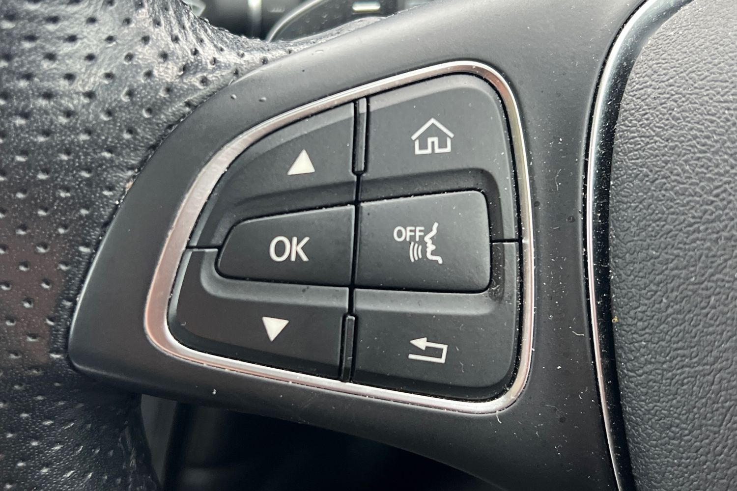 Used Mercedes-Benz GLC 2018 for sale - 76739503: Photo 13