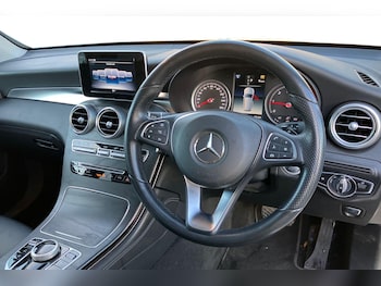 Used Mercedes-Benz GLC 2018 for sale - 76739503: Photo