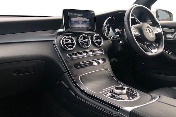 Used Mercedes-Benz GLC 2019 for sale - 75626239: Photo 4