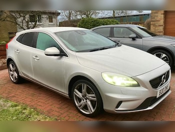Used Volvo V40 2018 for sale - 77308840: Photo