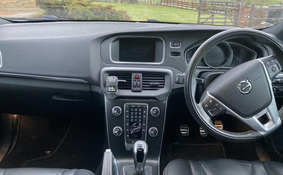 Used Volvo V40 2018 for sale - 77308840: Photo 3