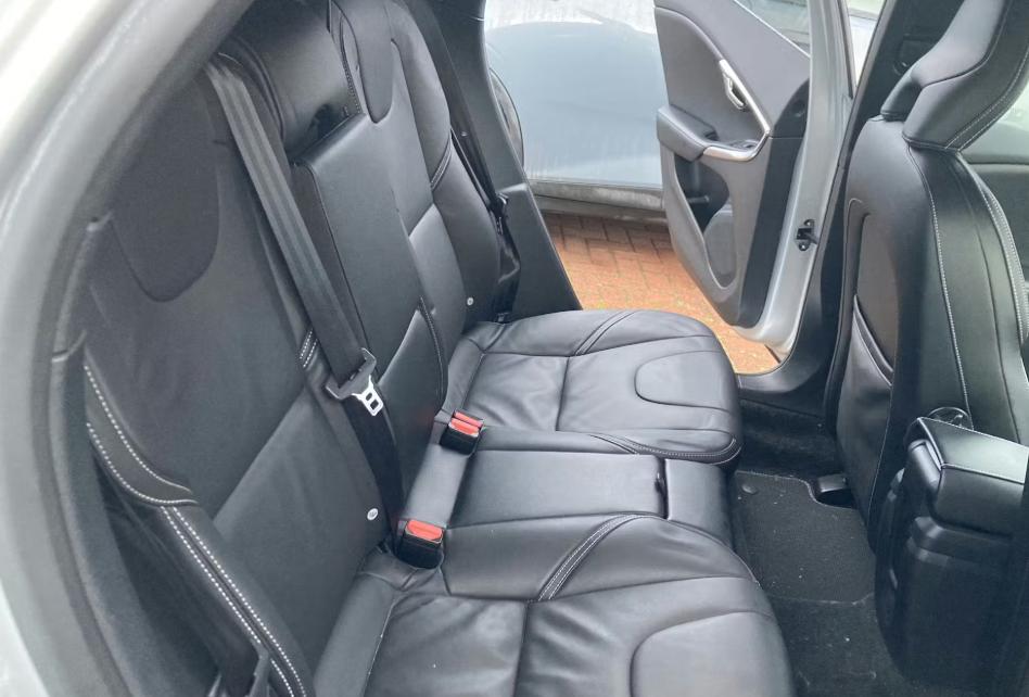 Used Volvo V40 2018 for sale - 77308840: Photo 4