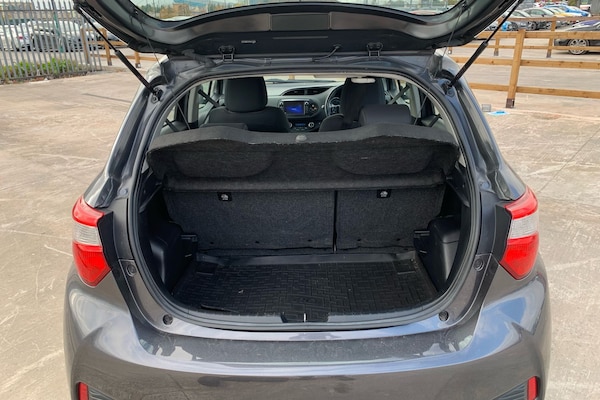 Used Toyota Yaris 2018 for sale - 75804383: Photo 13