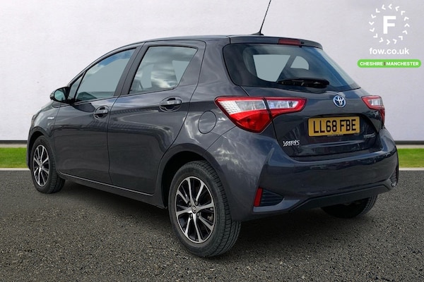 Used Toyota Yaris 2018 for sale - 75804383: Photo 2
