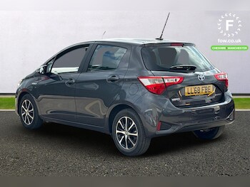 Used Toyota Yaris 2018 for sale - 75804383: Photo