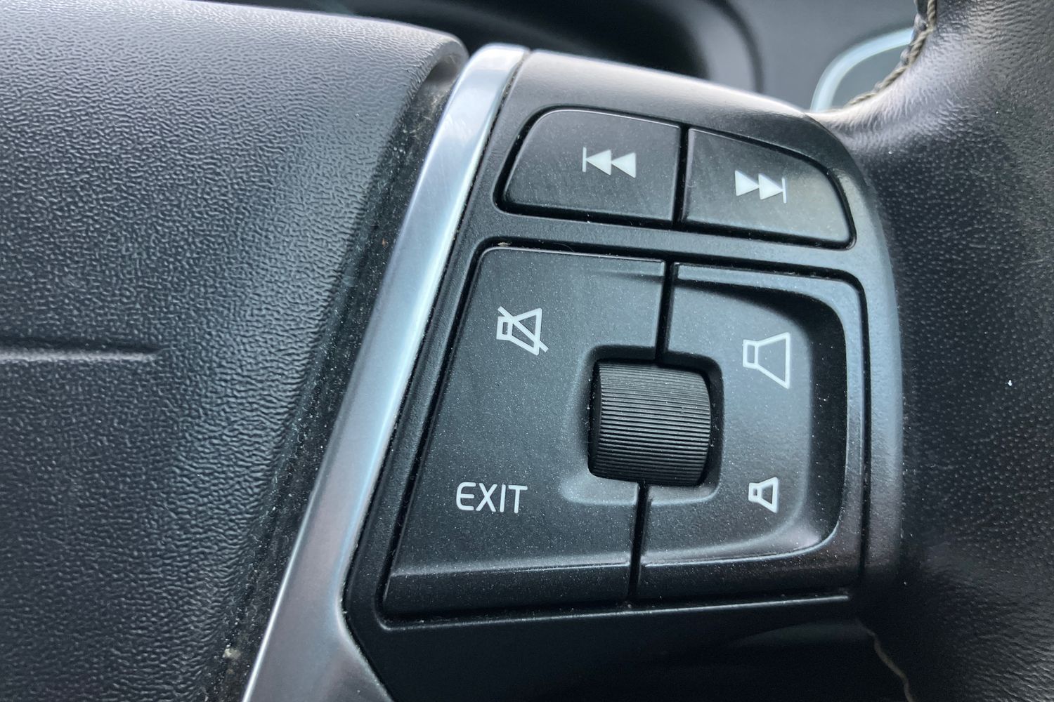 Used Volvo V40 2019 for sale - 77546576: Photo 12