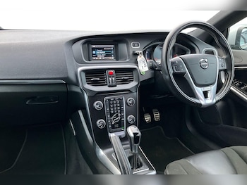 Used Volvo V40 2019 for sale - 77546576: Photo