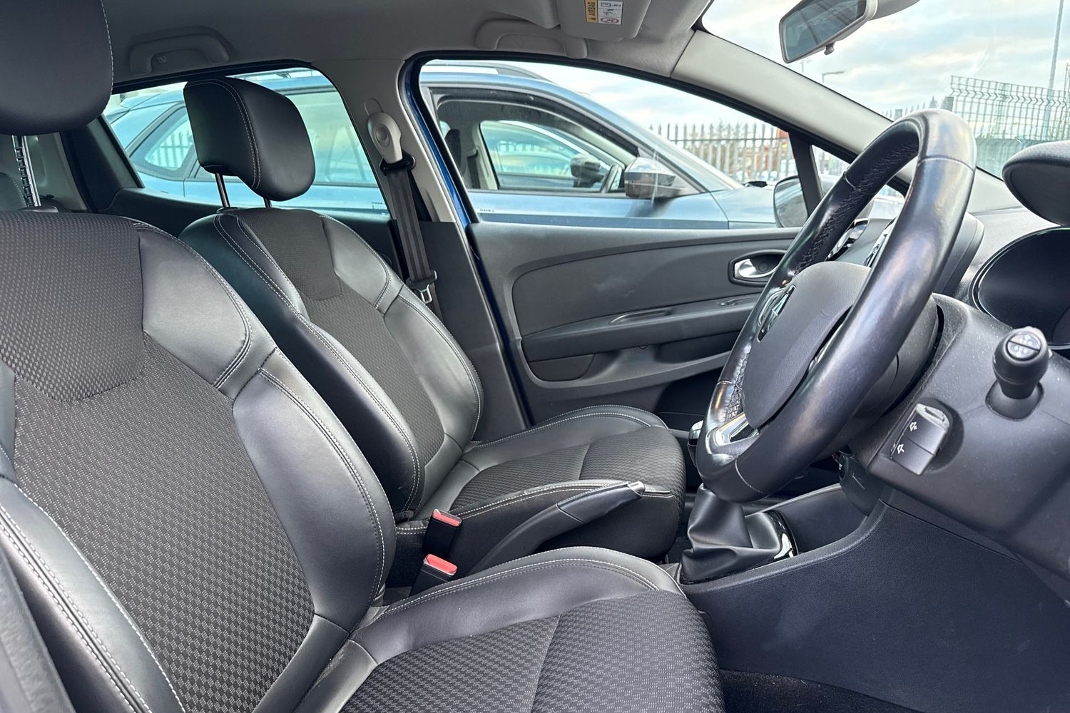 Used Renault Clio 2018 for sale - 77553459: Photo 18