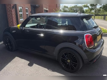 Used MINI Hatch 2021 for sale - 79342046: Photo