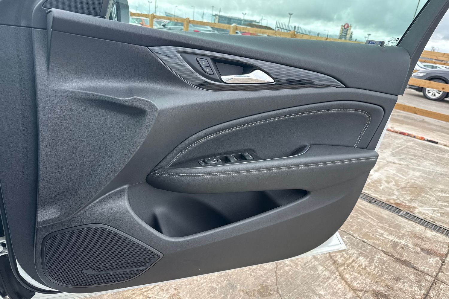 Used Vauxhall Insignia 2017 for sale - 76411534: Photo 12