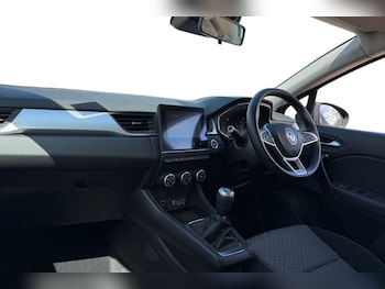 Used Renault Captur 2021 for sale - 75348611: Photo