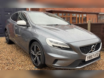 Used Volvo V40 2017 for sale - 77779619: Photo