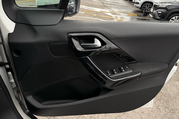 Used Peugeot 2008 2019 for sale - 75418290: Photo 12