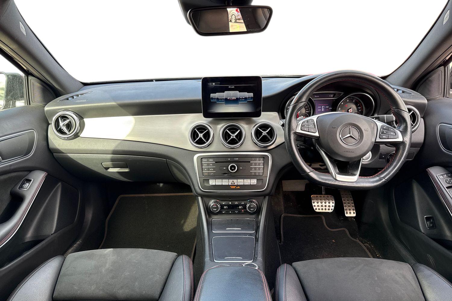 Used Mercedes-Benz GLA 2018 for sale - 76264131: Photo 3