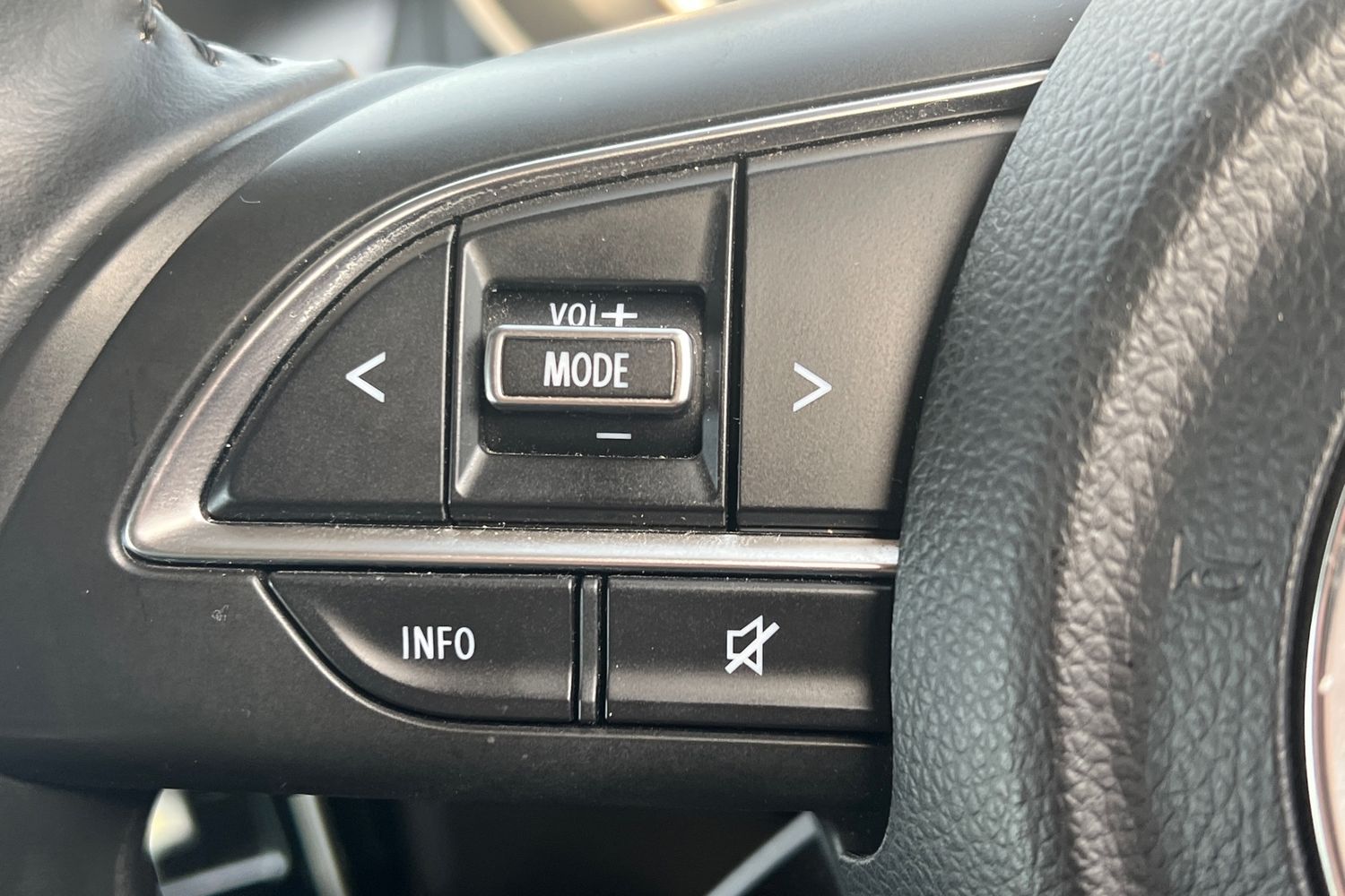 Used Suzuki Swift 2022 for sale - 76697608: Photo 9