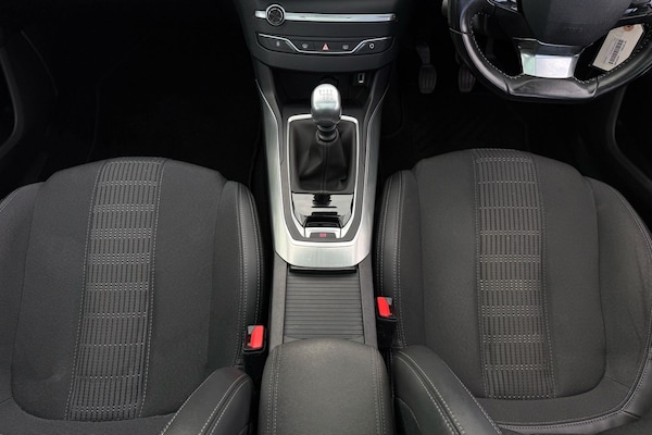 Used Peugeot 308 2018 for sale - 75793877: Photo 9