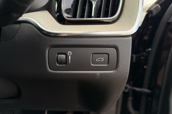 Used Volvo XC60 2018 for sale - 75445587: Photo 11