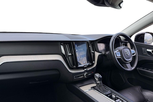 Used Volvo XC60 2018 for sale - 75445587: Photo 4