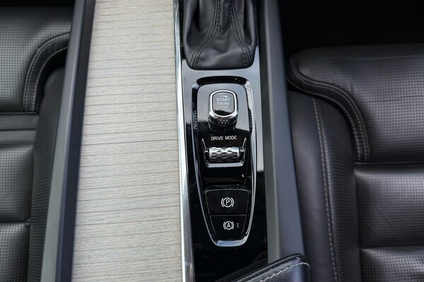 Used Volvo XC60 2018 for sale - 75445587: Photo 8
