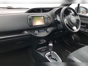 Used Toyota Yaris 2019 for sale - 78437055: Photo