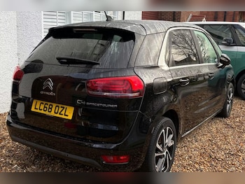 Used Citroen C4 2019 for sale - 76902604: Photo