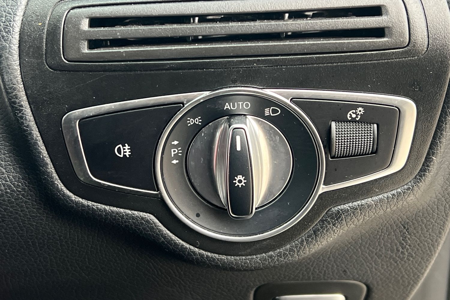 Used Mercedes-Benz GLC 2019 for sale - 77571071: Photo 18