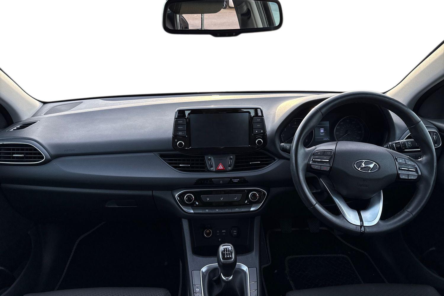 Used Hyundai i30 2017 for sale - 77262505: Photo 3