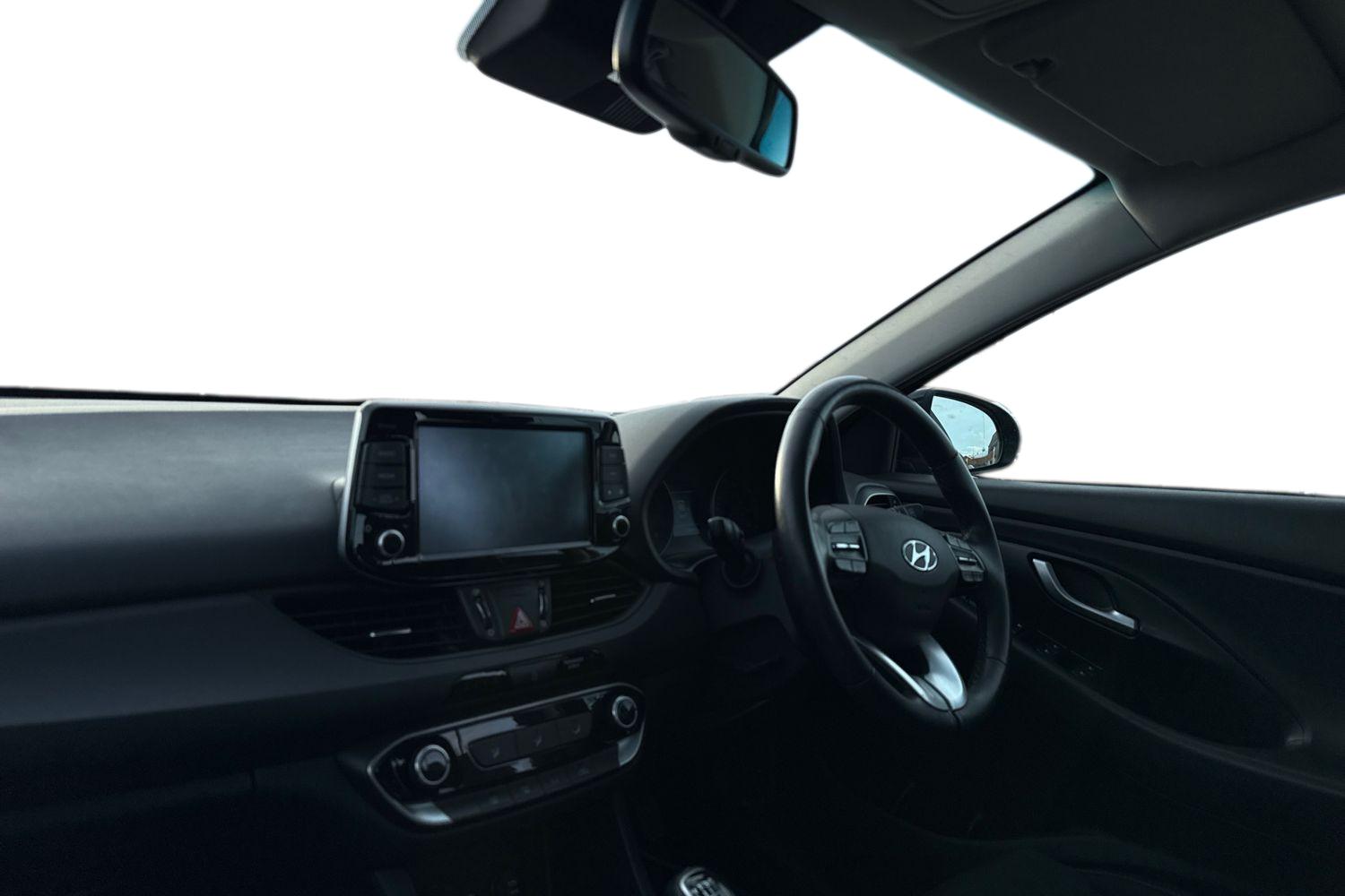 Used Hyundai i30 2017 for sale - 77262505: Photo 4