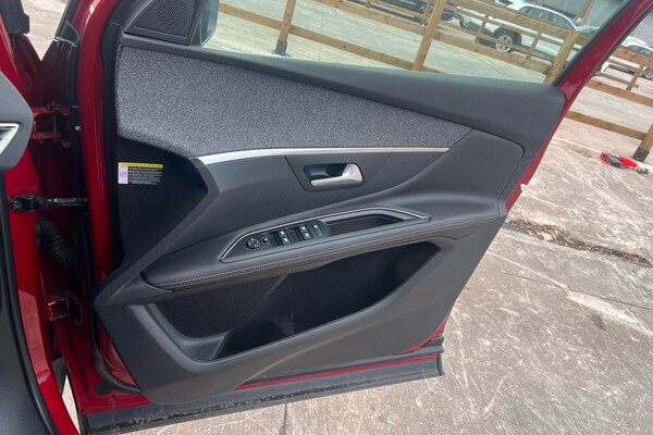 Used Peugeot 3008 2018 for sale - 76115082: Photo 11