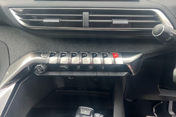 Used Peugeot 3008 2018 for sale - 76115082: Photo 7