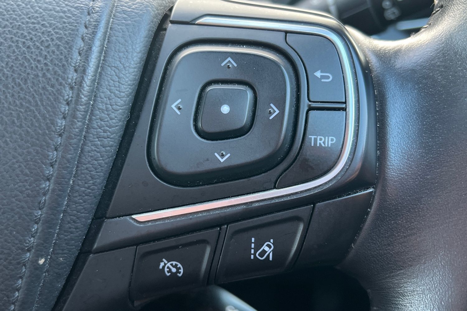 Used Toyota Avensis 2017 for sale - 77032449: Photo 12