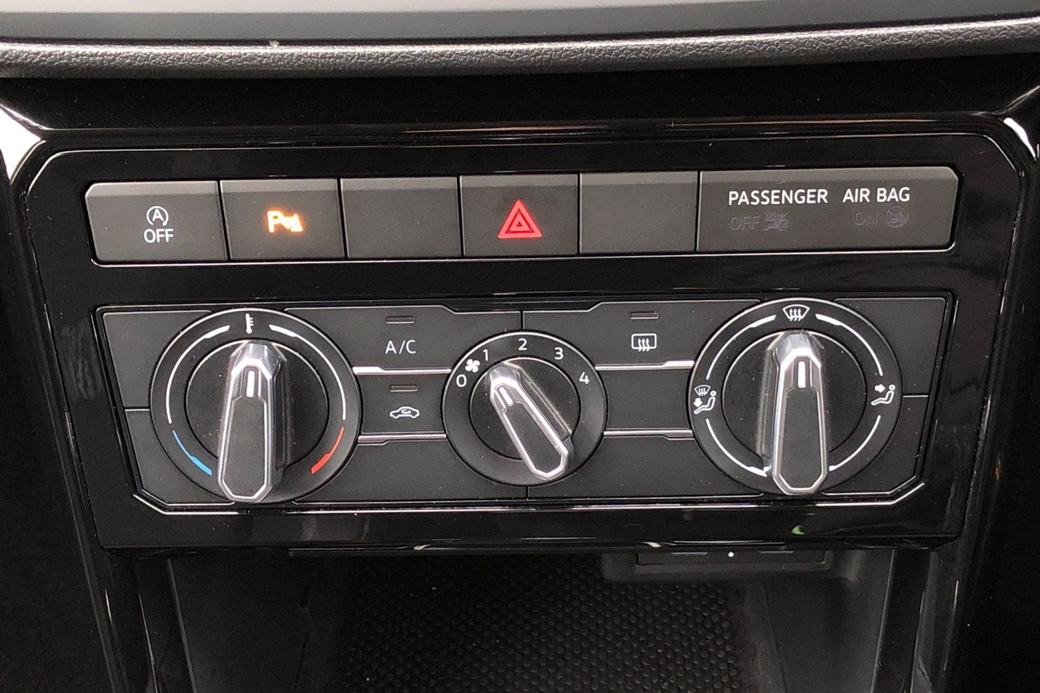 Used Volkswagen T-Cross 2023 for sale - 77764493: Photo 14