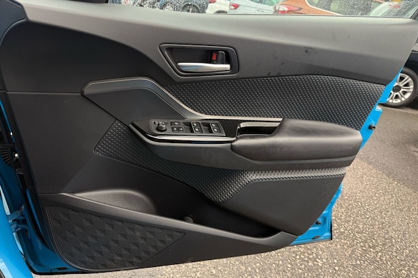 Used Toyota C-HR 2018 for sale - 75661480: Photo 12