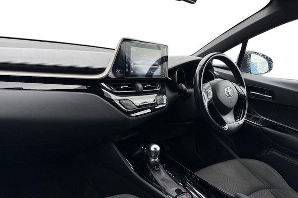 Used Toyota C-HR 2018 for sale - 75661480: Photo 4